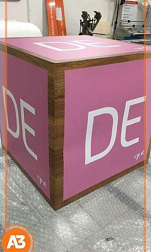 Display de mesa personalizado Display de mesa personalizado